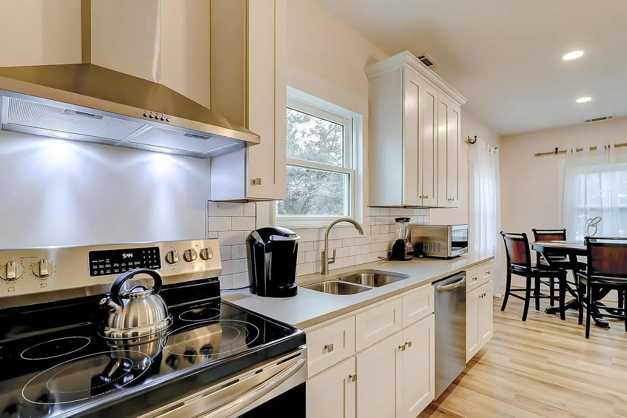 Savannah Serenade - Suite D United States